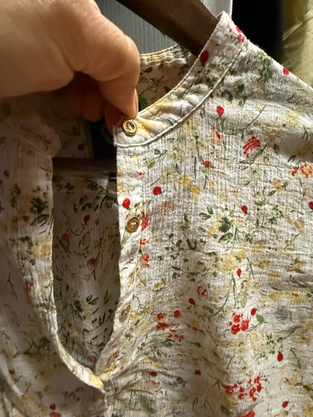 C. Wonder Cream Floral Button-Front Blouse - Picture 4 of 5